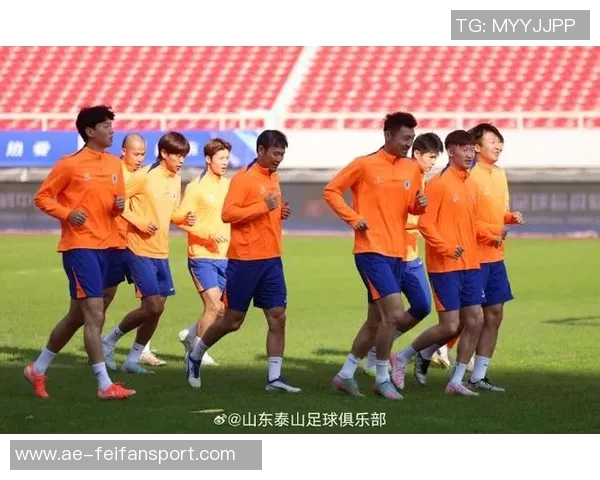 山东泰山队出发武汉备战中超收官战全力争胜迎接武汉三镇挑战
