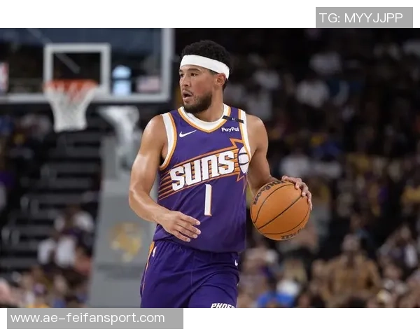 布克上半场表现全面贡献13分5篮板4助攻2抢断次节火力全开再添10分